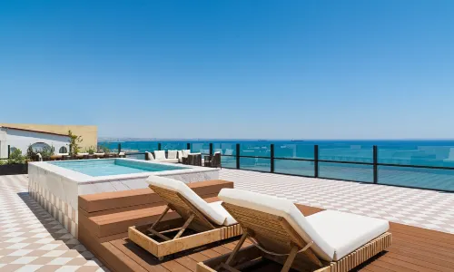 LIV Mackenzie Beach Suites