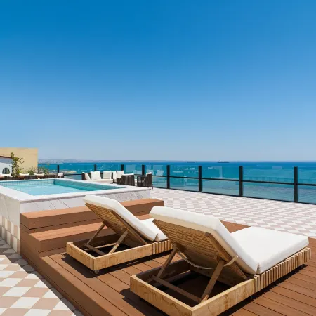 LIV Mackenzie Beach Suites