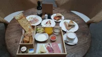 Palacio Carvajal Girón - breakfast