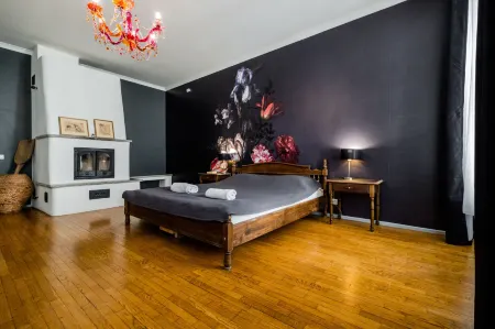 Blacksmith Old Town Apartments Отели рядом с достопримечательностью «Дом-музей Петра I»