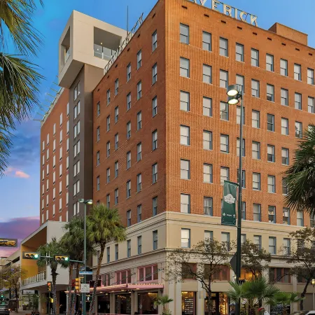The Maverick, powered by Placemakr - River Walk