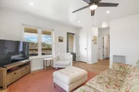 Little Pisgah Sunrise by Avantstay Mountain View