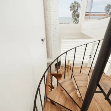 Blvd Sunset, a Spot to Relax