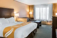 Quality Inn & Suites Hotel a Adams Township
