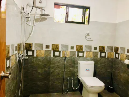 Family Ties Guest Inn