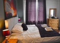Stonehenge Inn - Inns