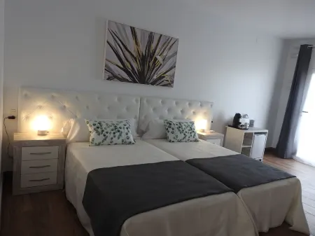 Sandra Rooms Отели в г. Сан-Хуан-де-Аликанте