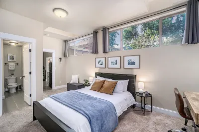 Gorgeous Guest Suite! Walk to Old Town & Csu! Hotel in zona Center for Fine Art Photography - Administrative offices