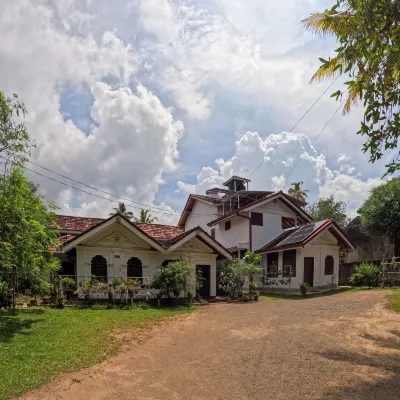 SurfBayVilla Hotels near Gandara Beach