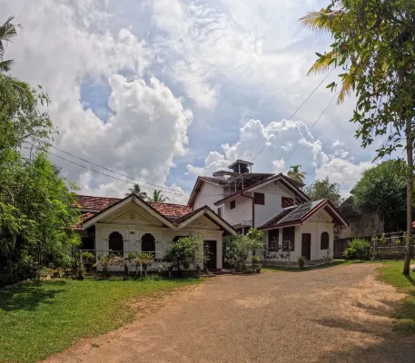 SurfBayVilla Hotels in Dikwella