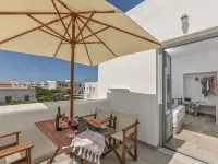 Venetian Suites Отели рядом с достопримечательностью «Портара»