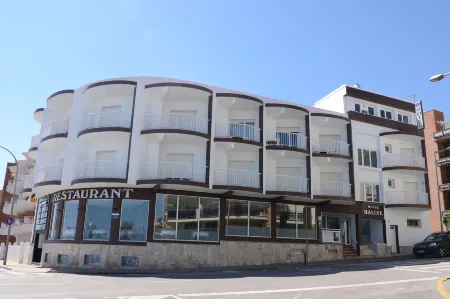 Rallye Hotel Отели рядом с достопримечательностью «Alfolí Museu de L'Escala»