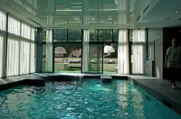 Best Western Premier Grand Monarque Hotel  Spa - Pool