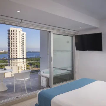 SUITES MALECON CANCUN