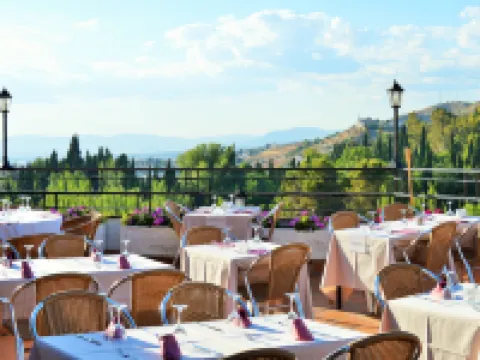 ホテル アリクサレス グラナダのホテル