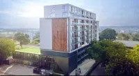 Snug three-bedroom Unit Hotels in Labone