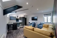 Temple Court Cavern Quarter Apartments by Happy Days
