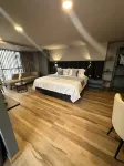 Giluxe Hotel