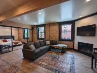 Linden Lofts Hotels in Kellogg