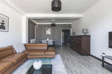 Appartement Luxueux à Hydra Отели рядом с достопримечательностью «Abou bakr esseddik Mosque»