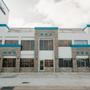 Surfrider Resort Hotel