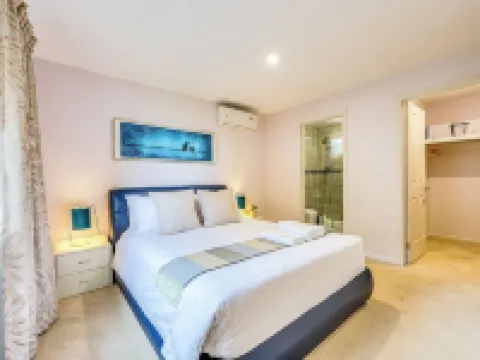 Melbourne Luxury Villa at Doncaster Hotels in Doncaster