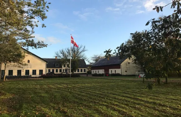 布里姆司馬農場假日酒店