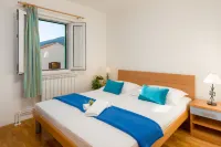 Apartments Villa Vallum Hotels in Bol