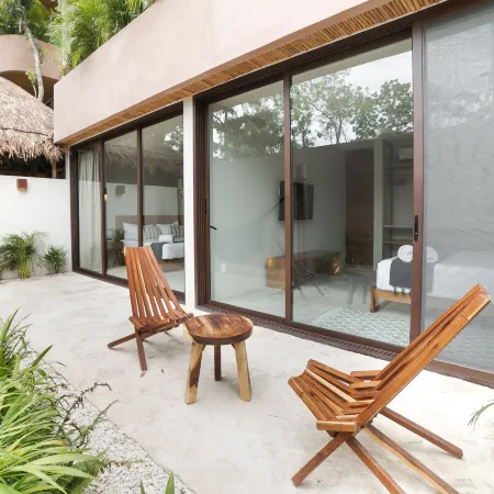 Zereno Boutique Hotel Beach Club Access