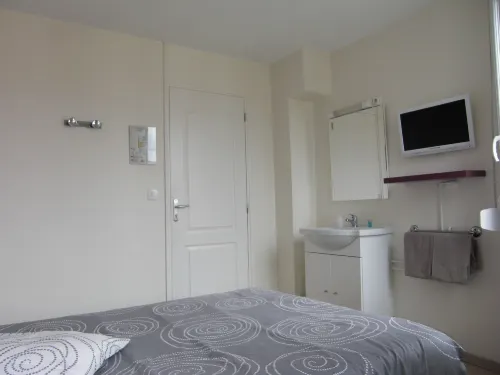 Hotel le Colbert Epernay فنادق في Mutigny