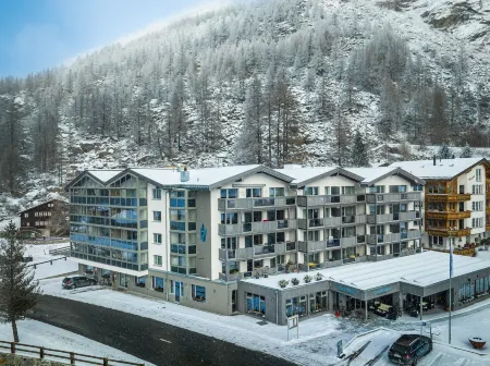 Hotel Kristall-Saphir Superior Отели в г. Saas-Almagell