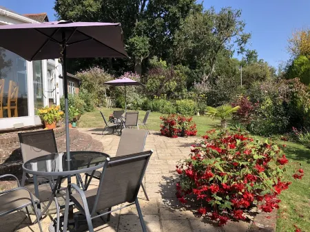 Trumbles Gatwick B&B Отели в г. Мол Вэлли Дистрикт