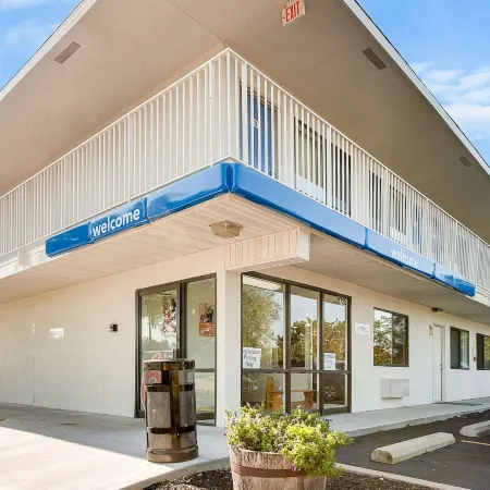 Motel 6 Lenexa, KS - Kansas City Southwest