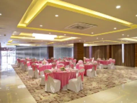 Regenta Central Noida Hotels in Noida