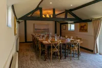 High Corner Inn Hotels in Ringwood