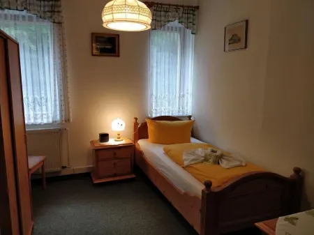 Gaststätte & Pension Lichtenhainer Wasserfall