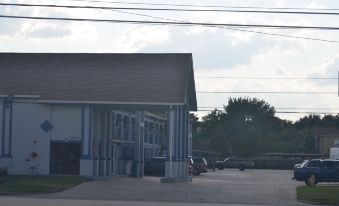 Travelers Inn
