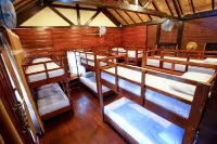 GILI BUANA HOSTEL & BACKPACKERS GILI AIR Hotel di 