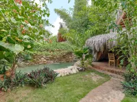 Chalet Tropical Hotel & Pool Bar Restaurant โรงแรมในลาส กาเลราส