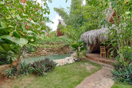 Chalet Tropical Hotel & Restaurant-Pizzeria