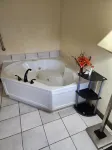 Quality Inn - Hot Tub