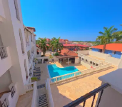 Hotel West Bay Colonial