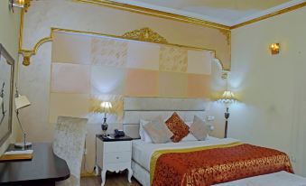 Sandralia Hotel