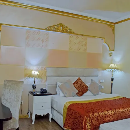 Sandralia Hotel