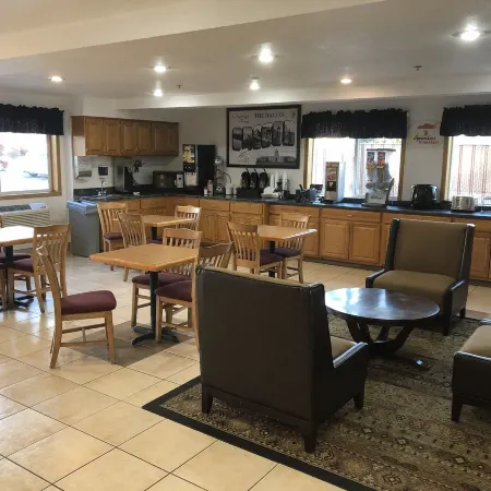 Super 8 by Wyndham the Dalles or