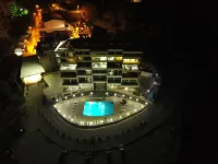 Adma Blue Screen Hotels in Chnaneir