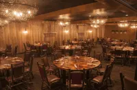Grand Summit Hotel - breakfast