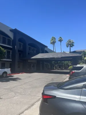 Ocotillo Apartments & Hotel