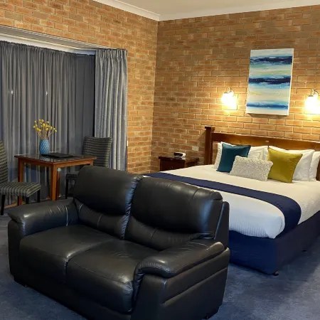 Coastal Waters Motor Inn Отели рядом с достопримечательностью «Лейкс Энтранс Бич»