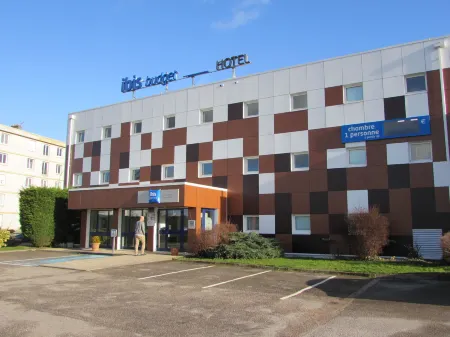Ibis Budget Rouen Sud Zenith Отели в г. Кевийон
